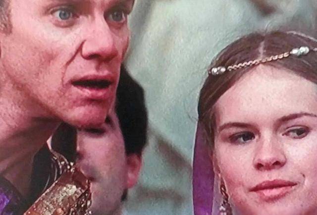 伊兹大闹洛杉矶 推荐视频