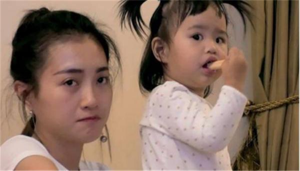 假装不正经 推荐视频