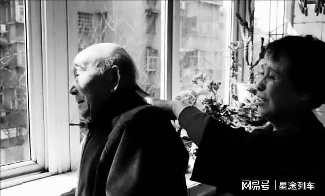 偷窥狂 推荐视频