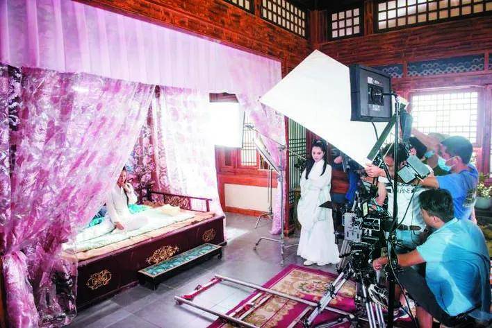 伊莉莎与玛瑟拉 推荐视频