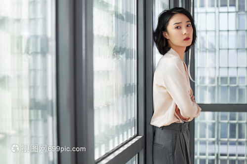 临时保姆 视频主图