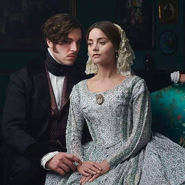 伊丽莎·施莱辛格：去掉面纱 推荐视频