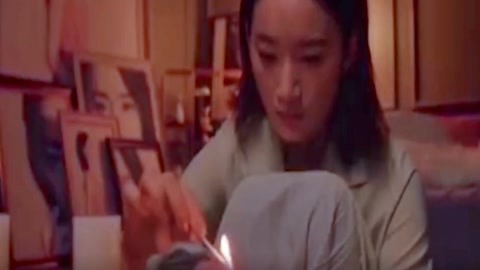 伊丽莎·施莱辛格：去掉面纱 推荐视频