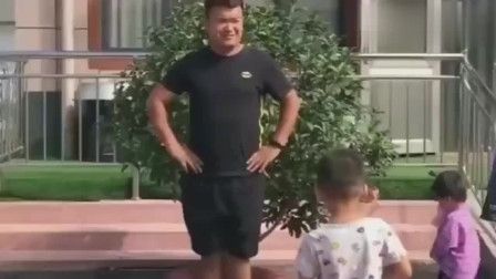 伞少女 推荐视频